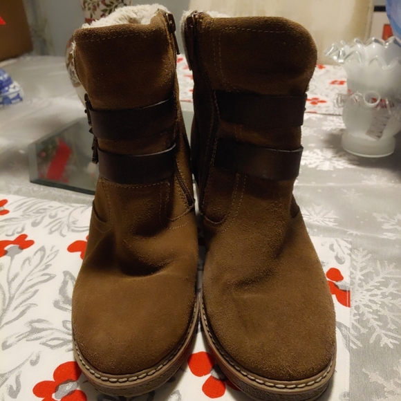 White Mountain Joker II Taupe Sued Boots Size 8.5. - Picture 11 of 13